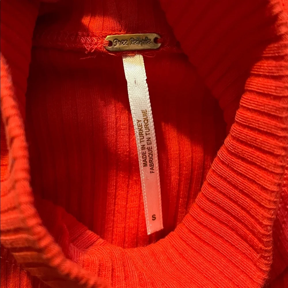Free People Lala Cropped Ribbed Turtleneck Top in Red Size Small